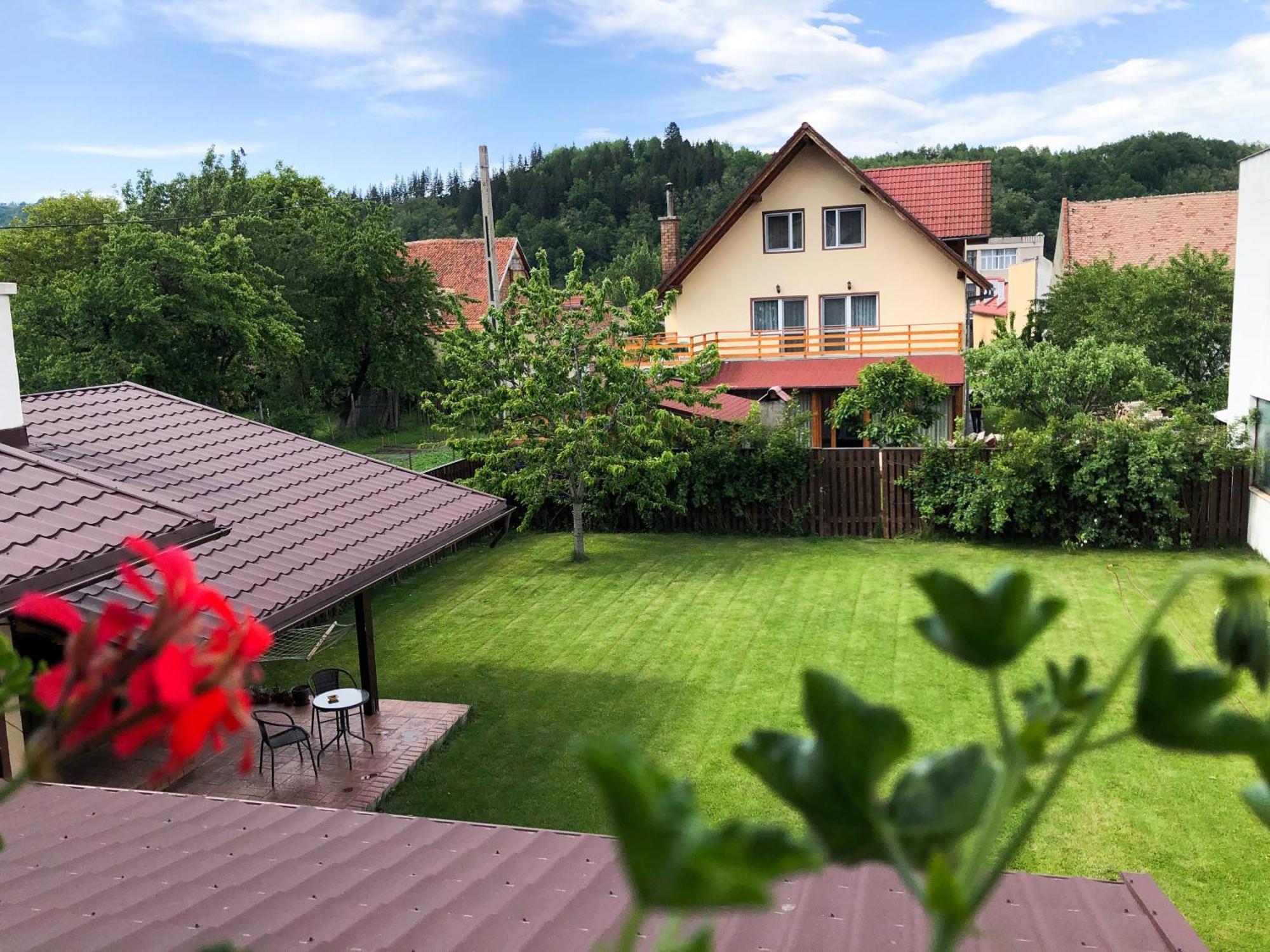 Pensiunea Aliart Zărneşti Eksteriør bilde